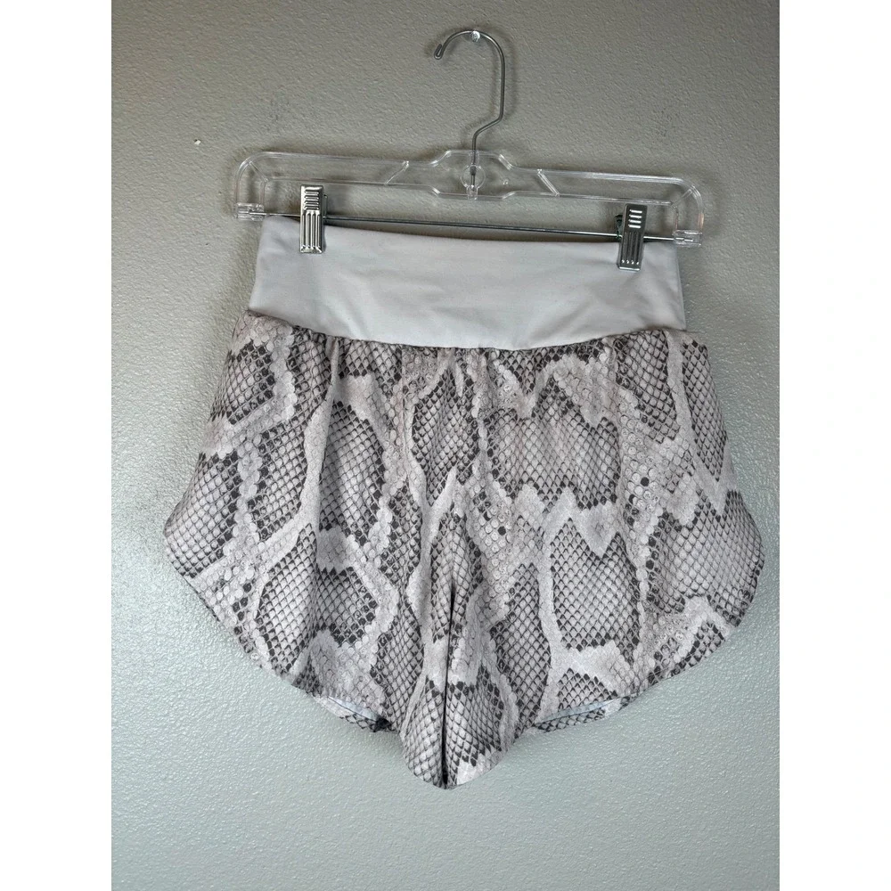 Varley Snake Print Athletic Shorts Women's XS Zipper‎ Pocket Running Gym Lined